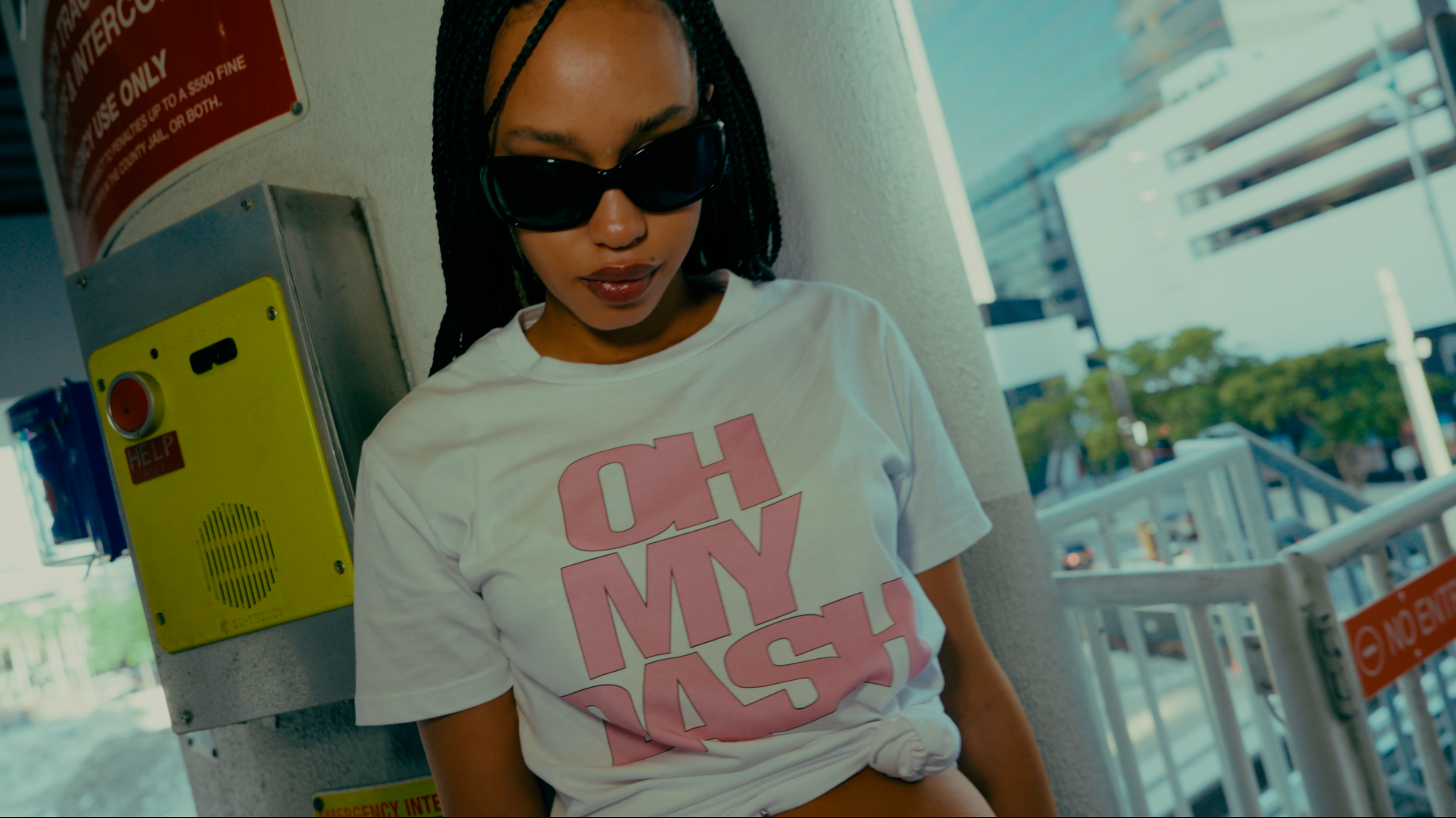 OH MY DASH TEE